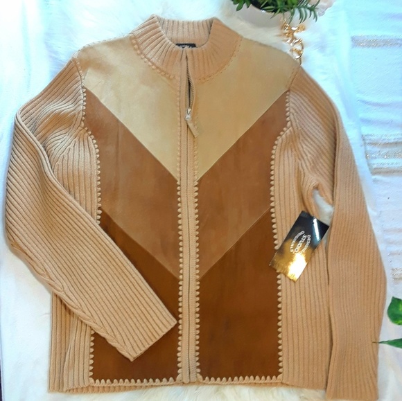 Designer Originals Studio Leather Sweater🎀 - Picture 3 of 8